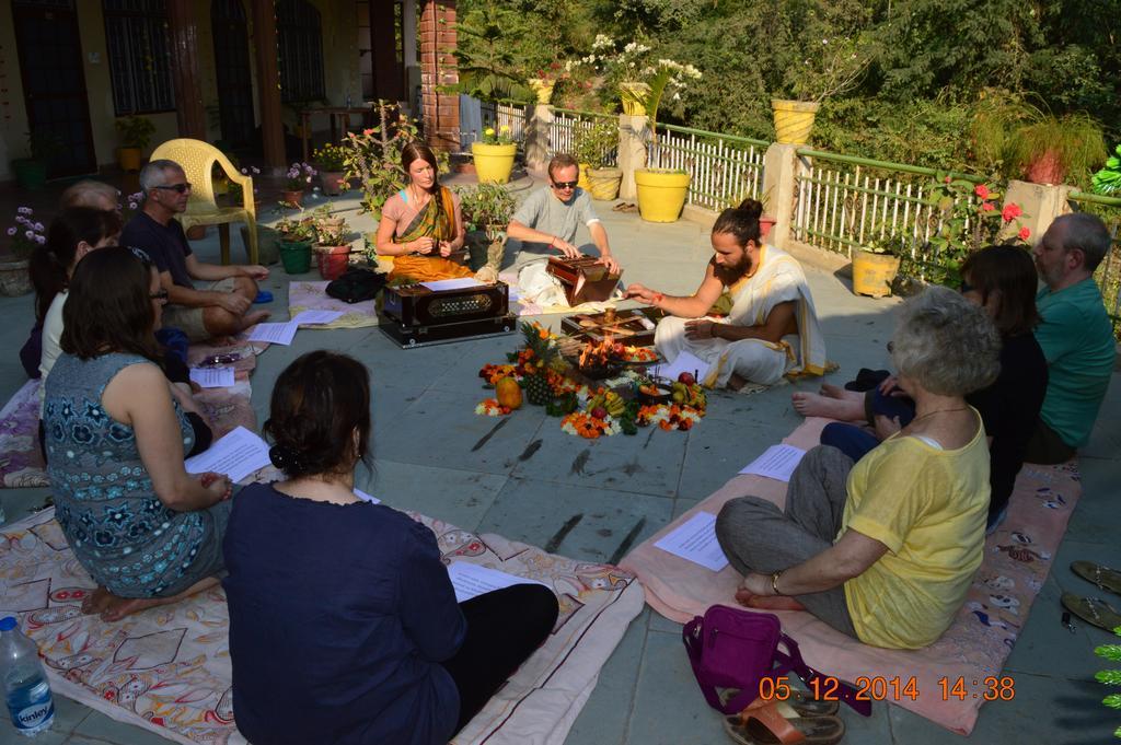 Rishikesh Sadan A Yoga & Spritual Retreat Hotel Tapovan ภายนอก รูปภาพ