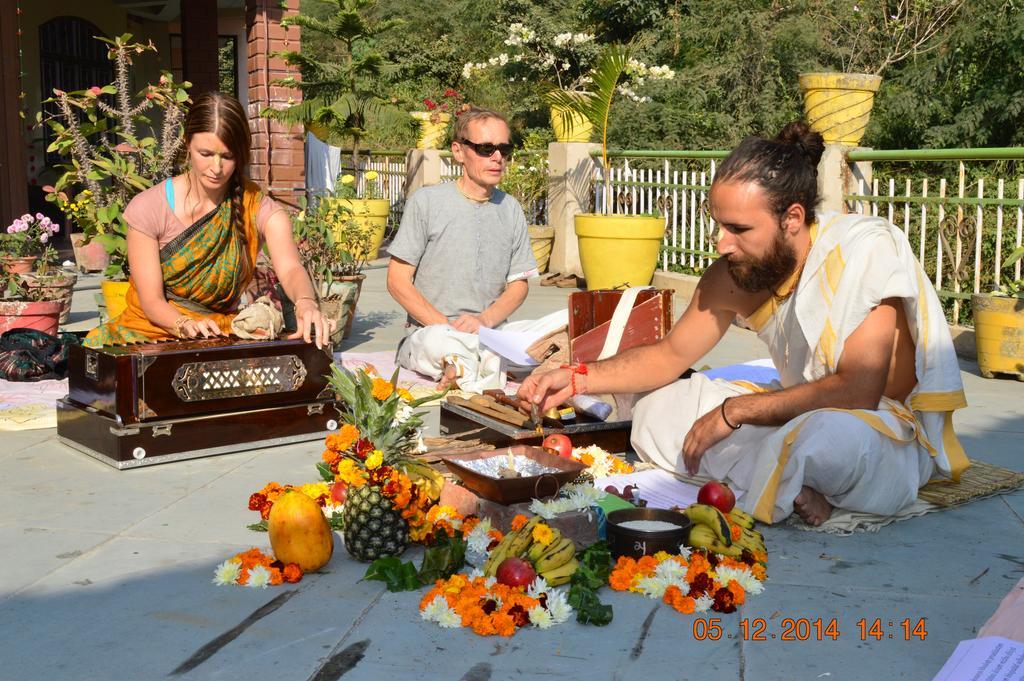 Rishikesh Sadan A Yoga & Spritual Retreat Hotel Tapovan ภายนอก รูปภาพ