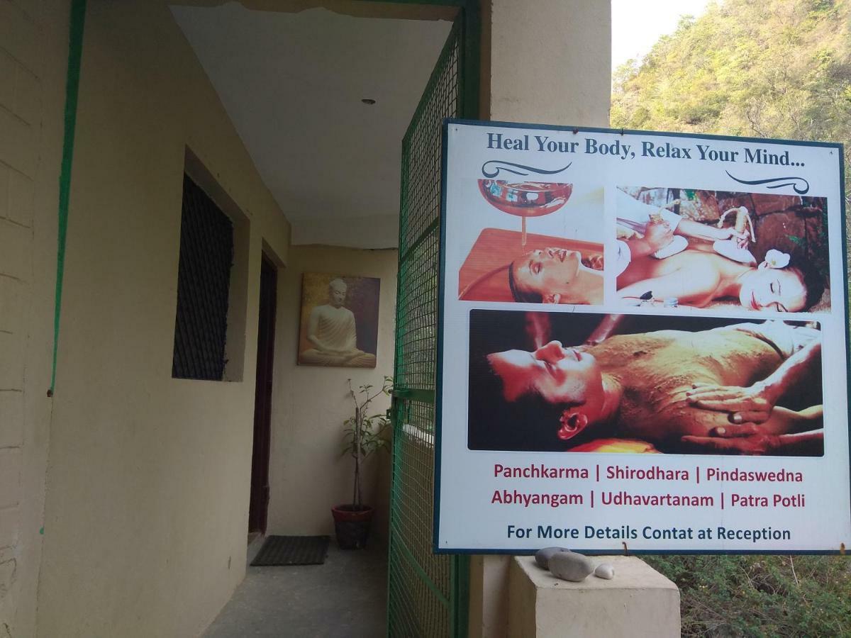 Rishikesh Sadan A Yoga & Spritual Retreat Hotel Tapovan ภายนอก รูปภาพ